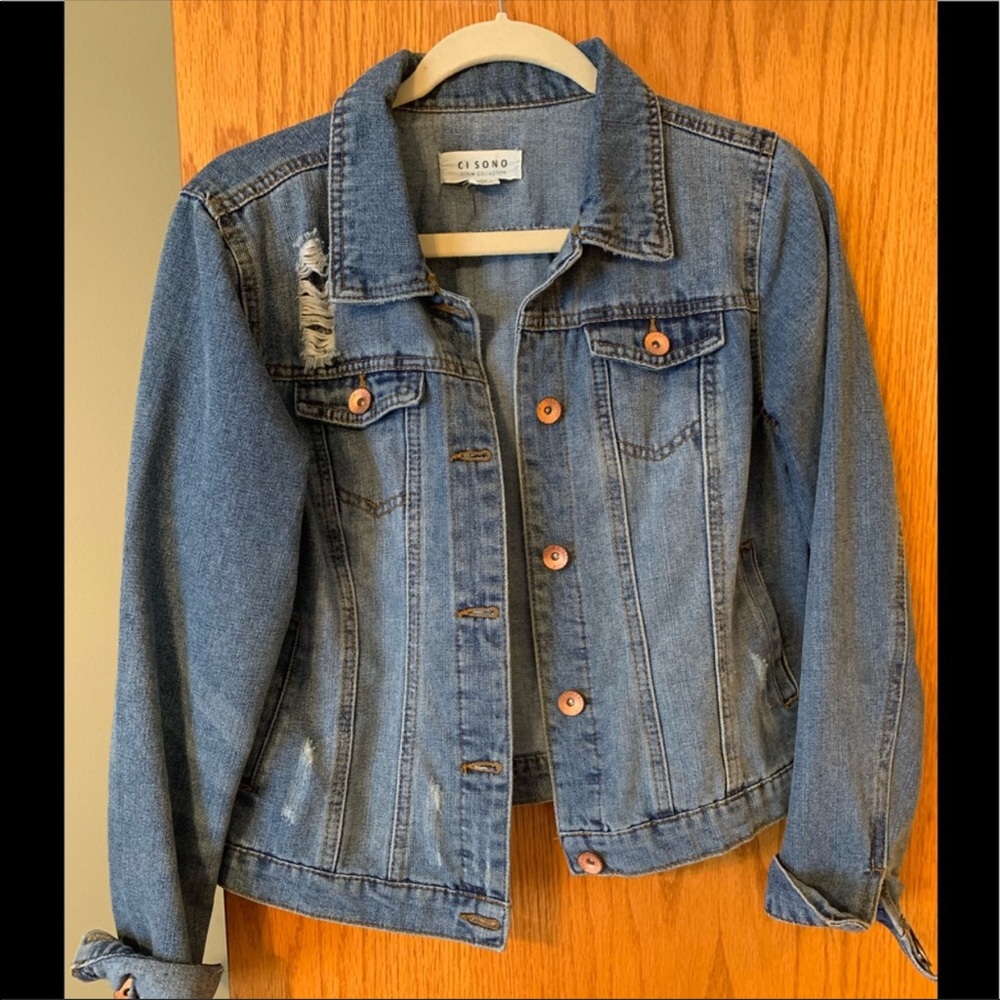 Beautiful jean jacket 🧥
